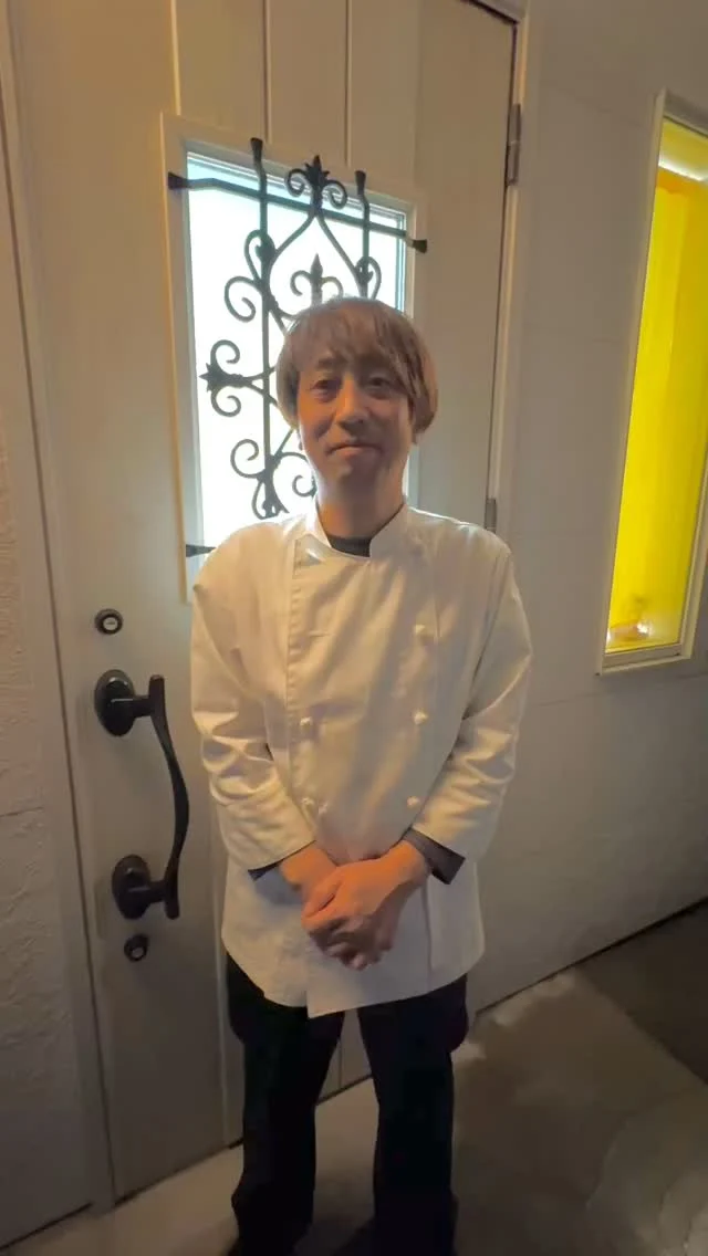 こんばんはー
スイーツ屋Hallelujah です

先日もチラリとお知らせしましたが、予定してました模様替えが完了しております✨✨

ふみふみの商品も少しずつお出しし始めてます‼️

新装ハレルヤに集合でーーーす🙌　

以上、ナレーションを知らない状態で撮影し、「初聞？の内容に合わせて動け」とだけ言われたオーナーはるがお送りしました☆

(と言っても、何度も撮り直ししたのでナレーション覚えてる箇所もあってチッ😏)

夜分遅くに失礼しました💤